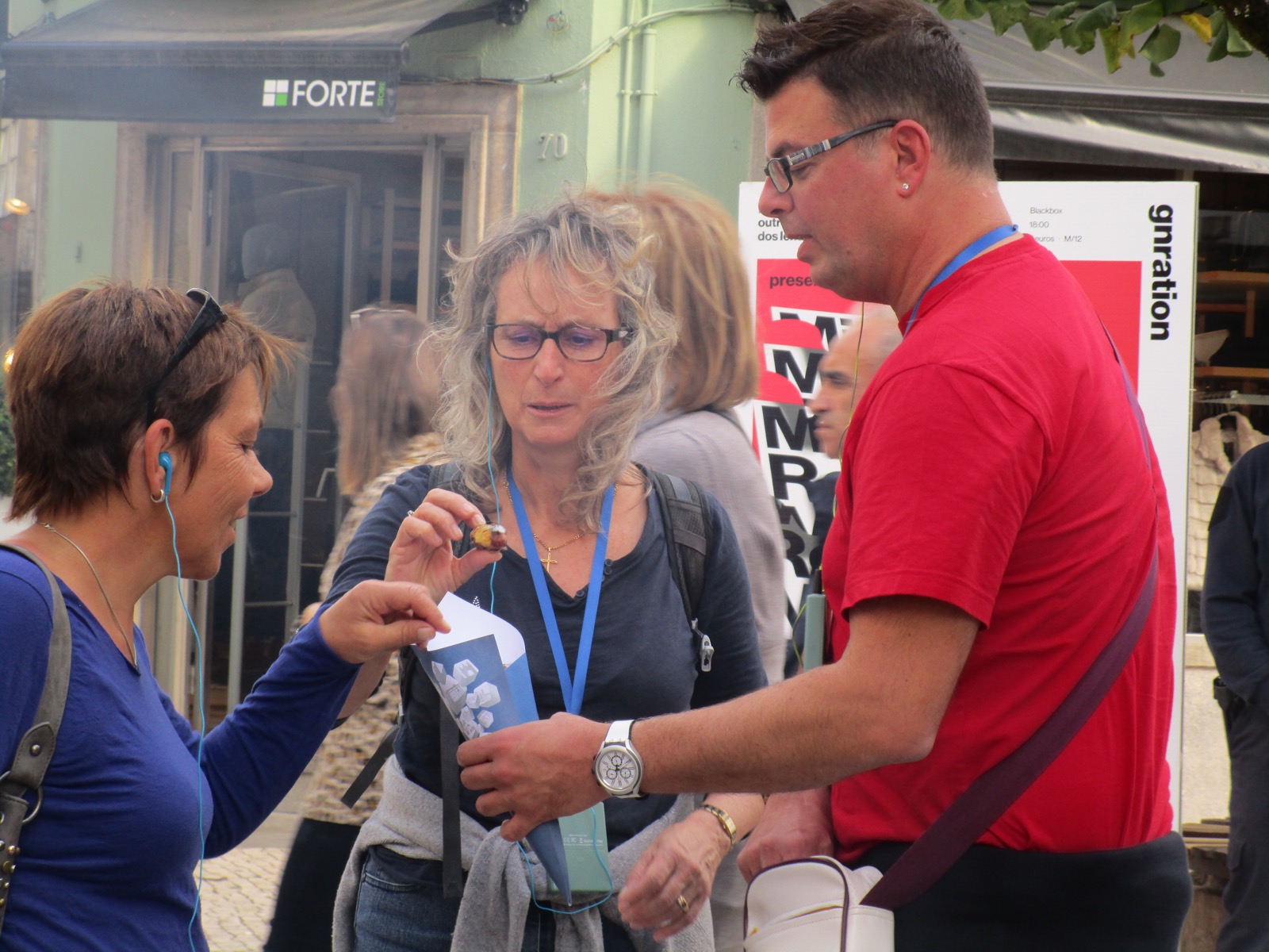 7. A Braga, Bernadette et Anne-Christine très intéressées ... par les marrons de Philippe !!!